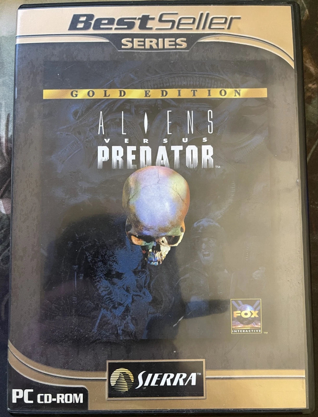Alien versus Predator (Gold Edition)  (PC GAME)
